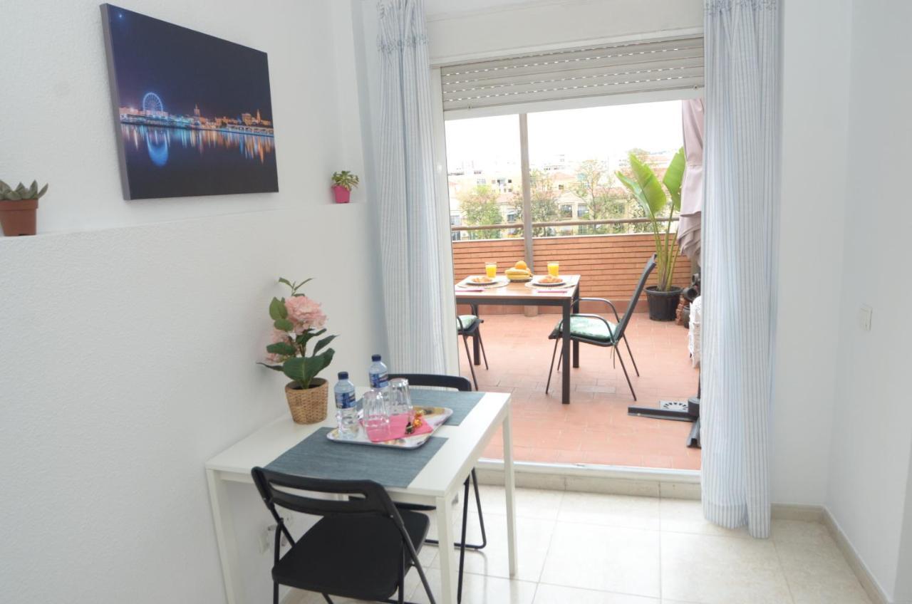 Habitacion Grande Con Terraza Privada, Malaga Centro Ngoại thất bức ảnh